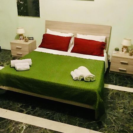 Maya'S Apartment Close To Ballaro Market And Central Station Palermo Luaran gambar