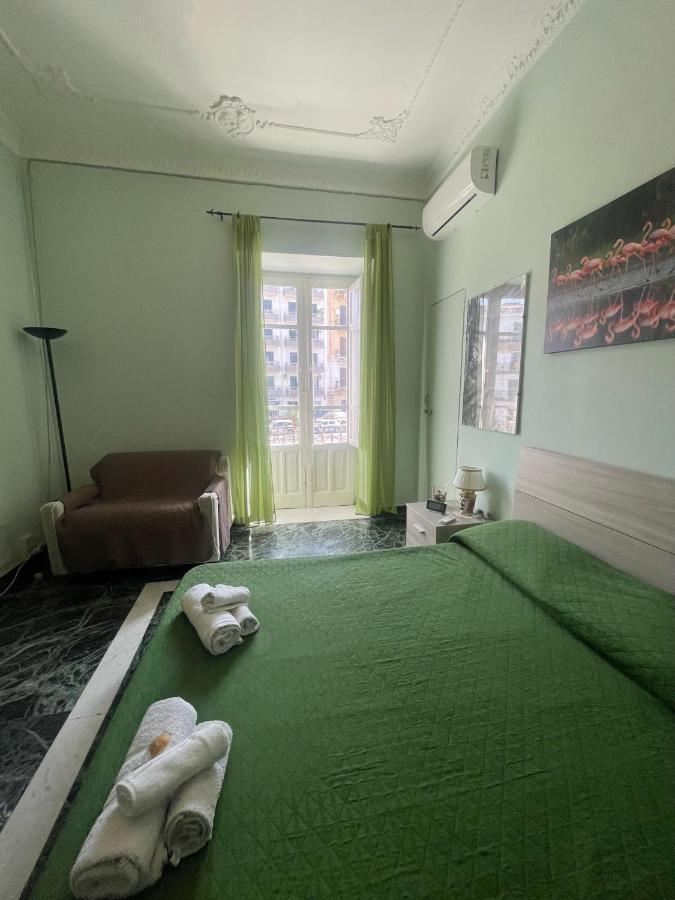 Maya'S Apartment Close To Ballaro Market And Central Station Palermo Luaran gambar