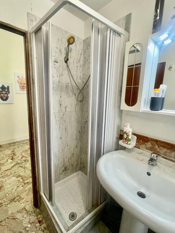 Maya'S Apartment Close To Ballaro Market And Central Station Palermo Luaran gambar