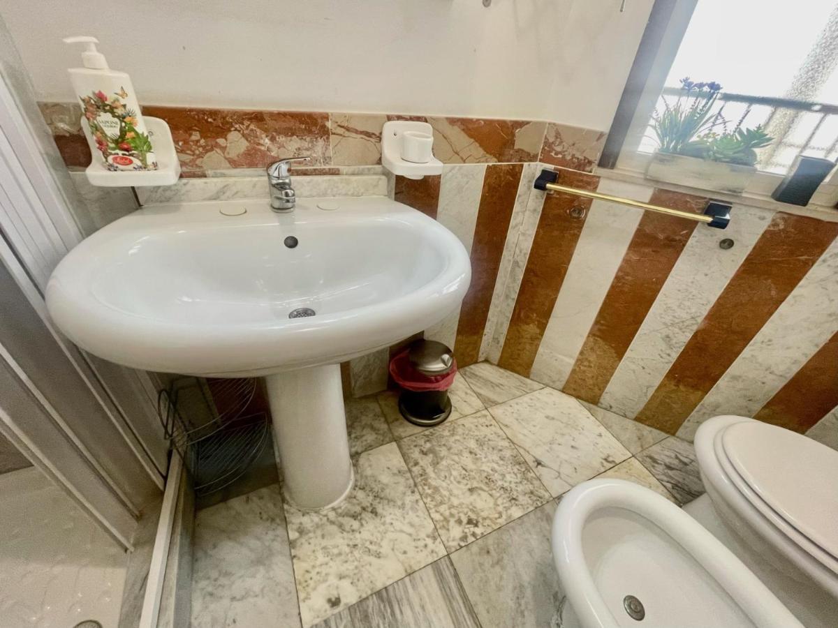 Maya'S Apartment Close To Ballaro Market And Central Station Palermo Luaran gambar