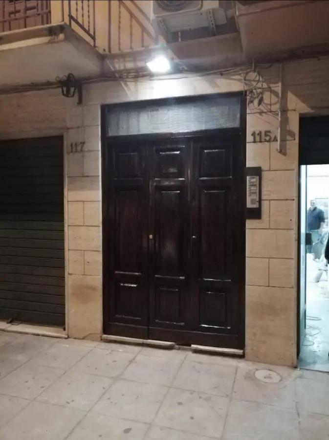 Maya'S Apartment Close To Ballaro Market And Central Station Palermo Luaran gambar