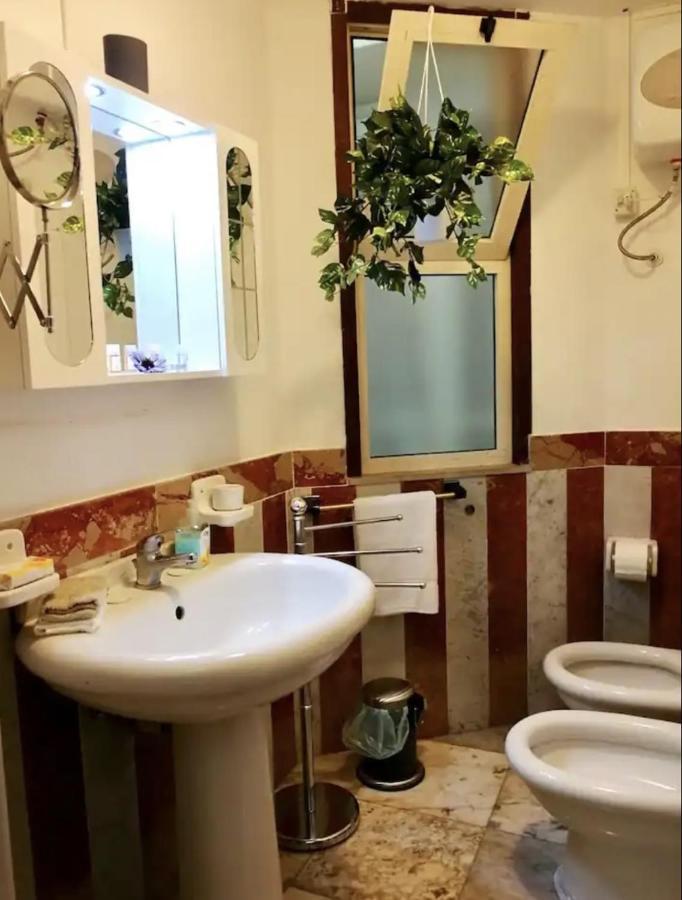 Maya'S Apartment Close To Ballaro Market And Central Station Palermo Luaran gambar